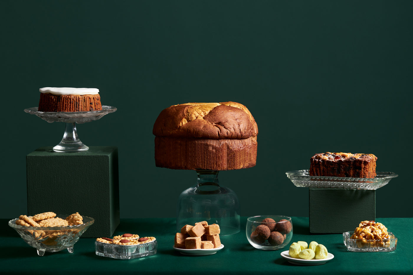 Dazzling Delights: Unwrapping our Hampers for the Gifting Season