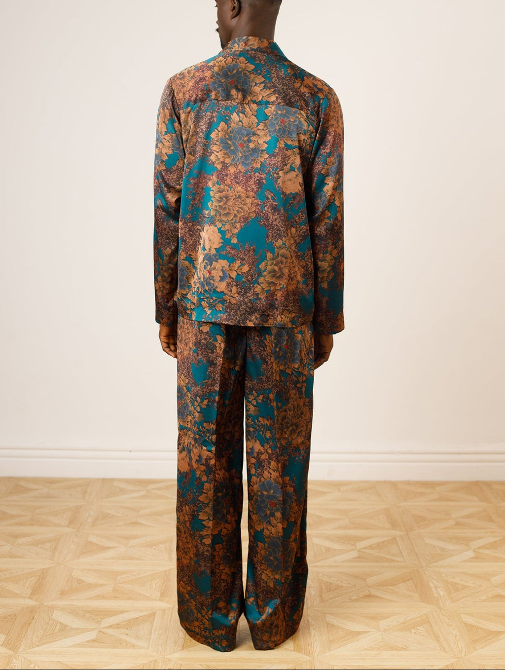 Ara Silk Set in Brown/ Green