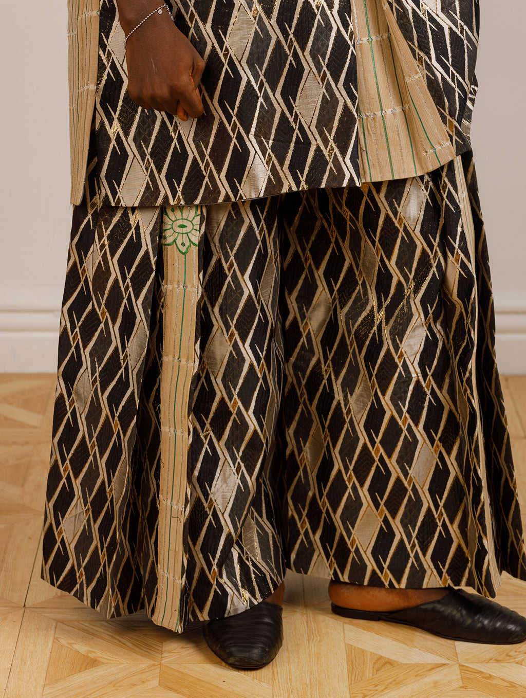 Ijaye Black and Tan Set