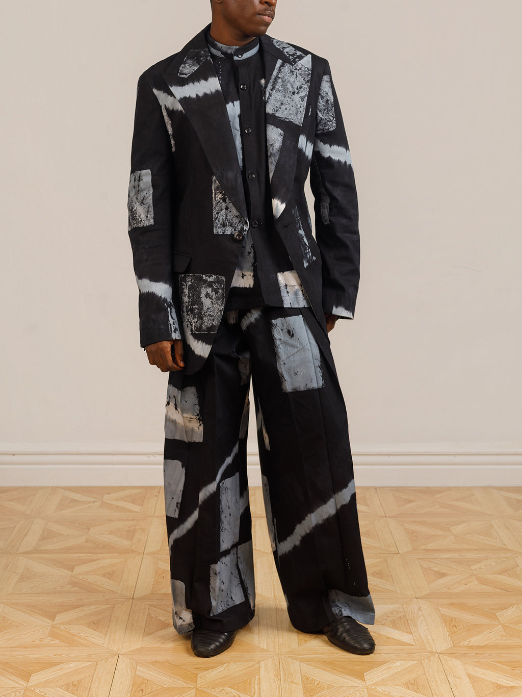 Single Fastening Notch Lapel Blazer and Trouser Set