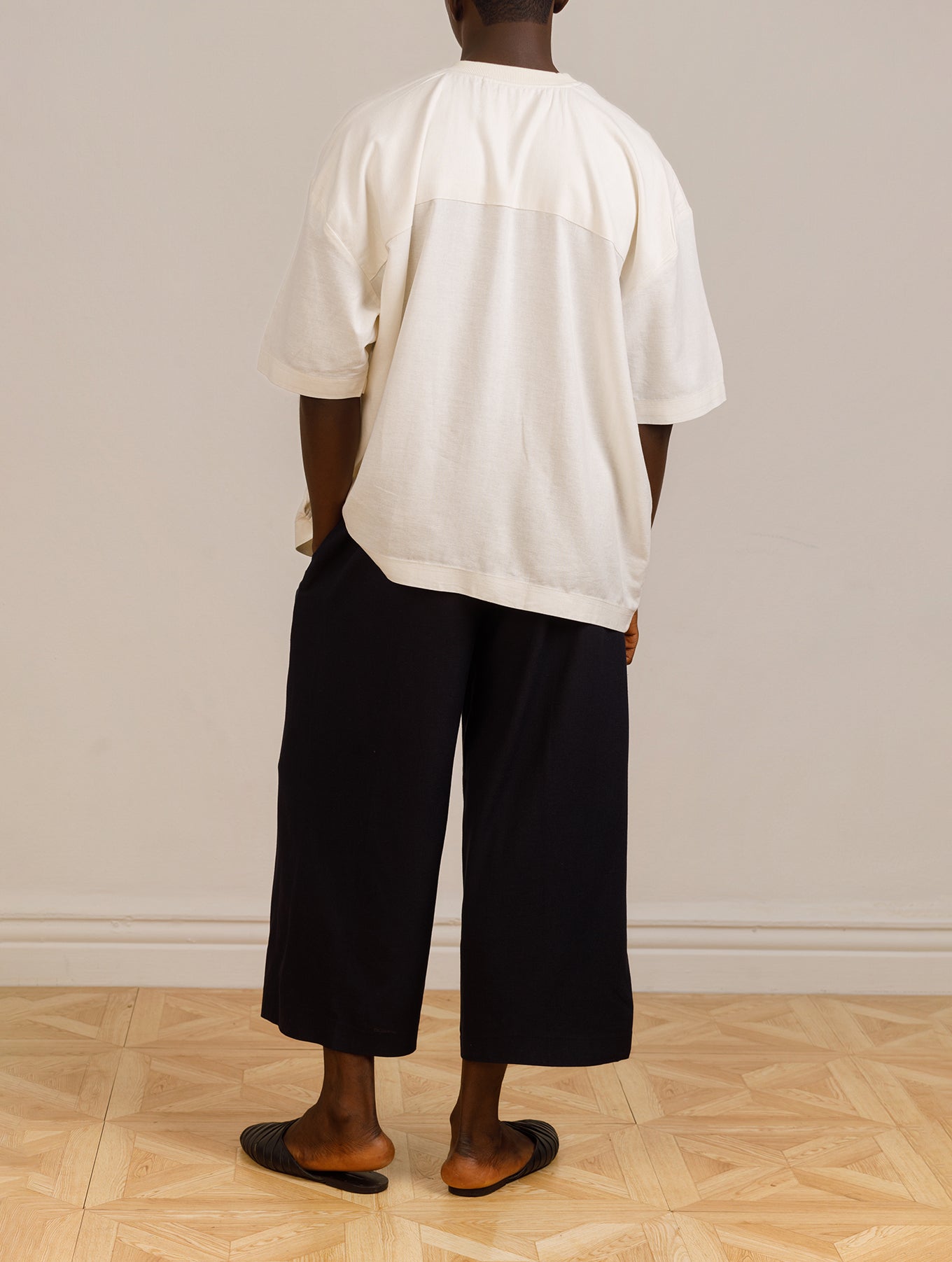 Boxy Top in Beige with Dark Navy Èkó Short Set